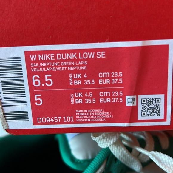 Nike Dunk Low SE size 6.5. Neptune Green (Women's) - Picture 6 of 7